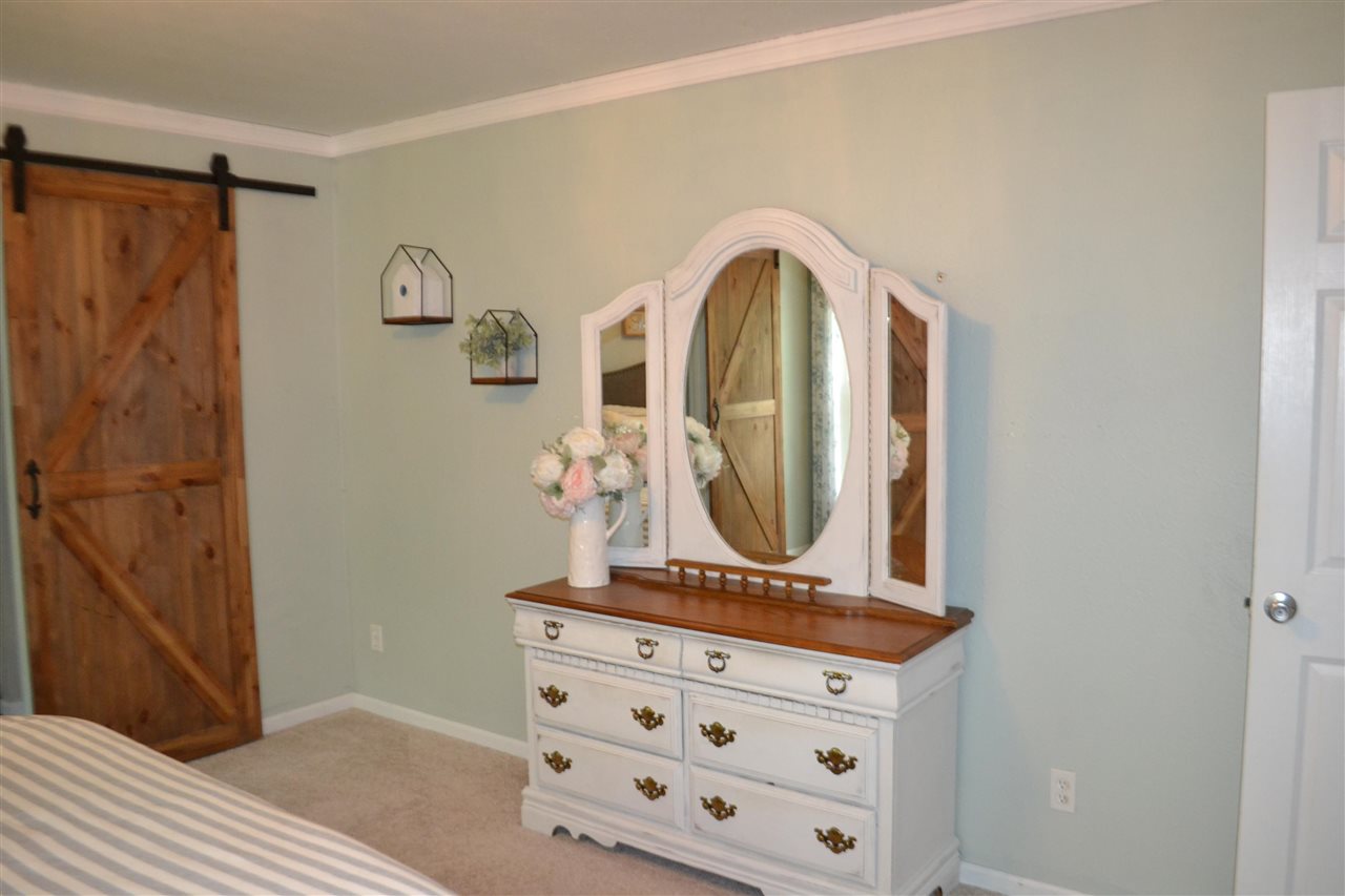 849 South Grey Road Midland, MI 48640 - Photo 20 of 34