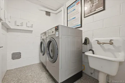 $265,000 | 101 Lincoln Avenue, Unit 4K, Mineola, NY 11501