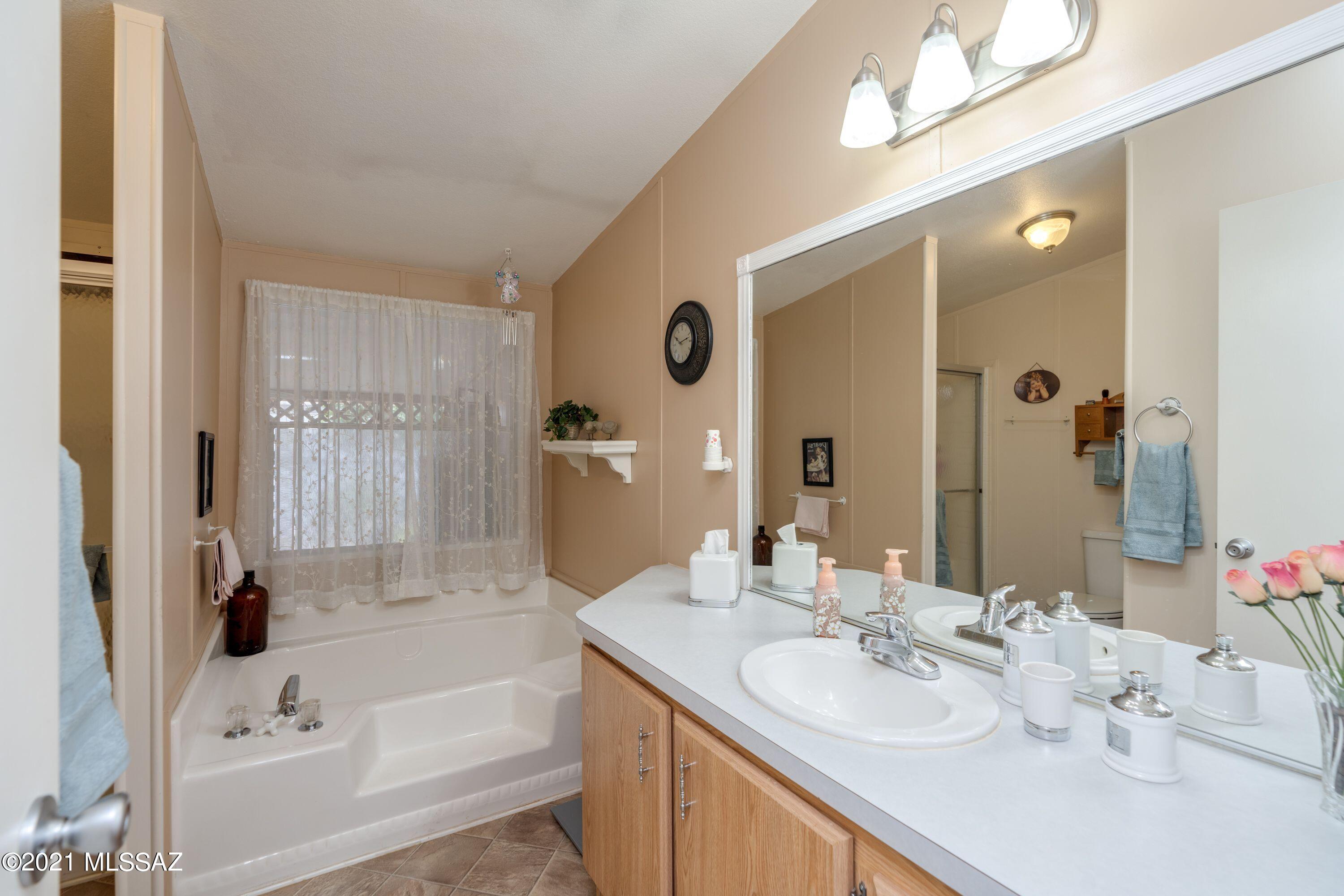 2711 West Curtis Road Tucson, AZ 85705 - Photo 15 of 32 Gallery Image 15