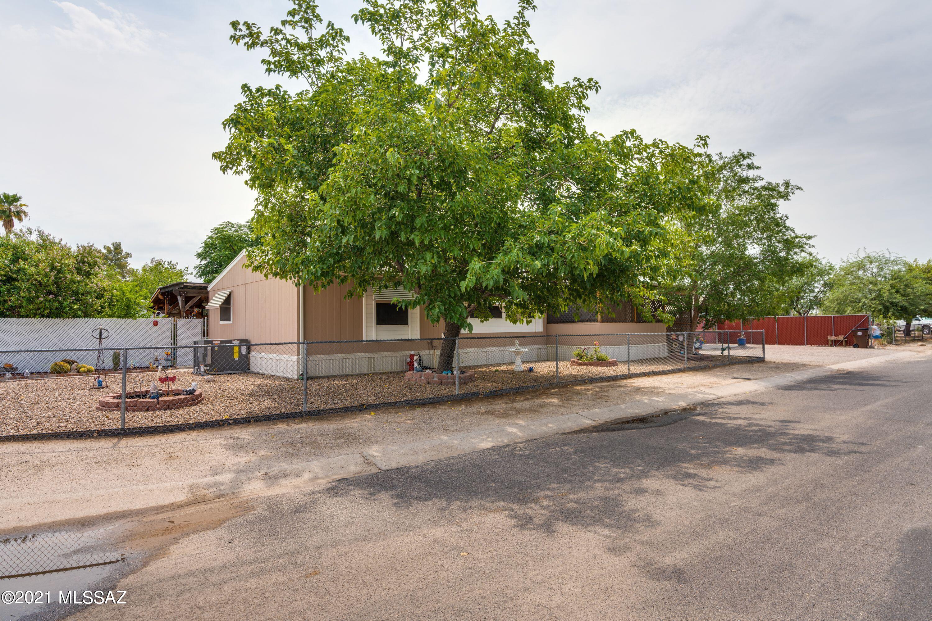 2711 West Curtis Road Tucson, AZ 85705 - Photo 2 of 32 Gallery Image 2