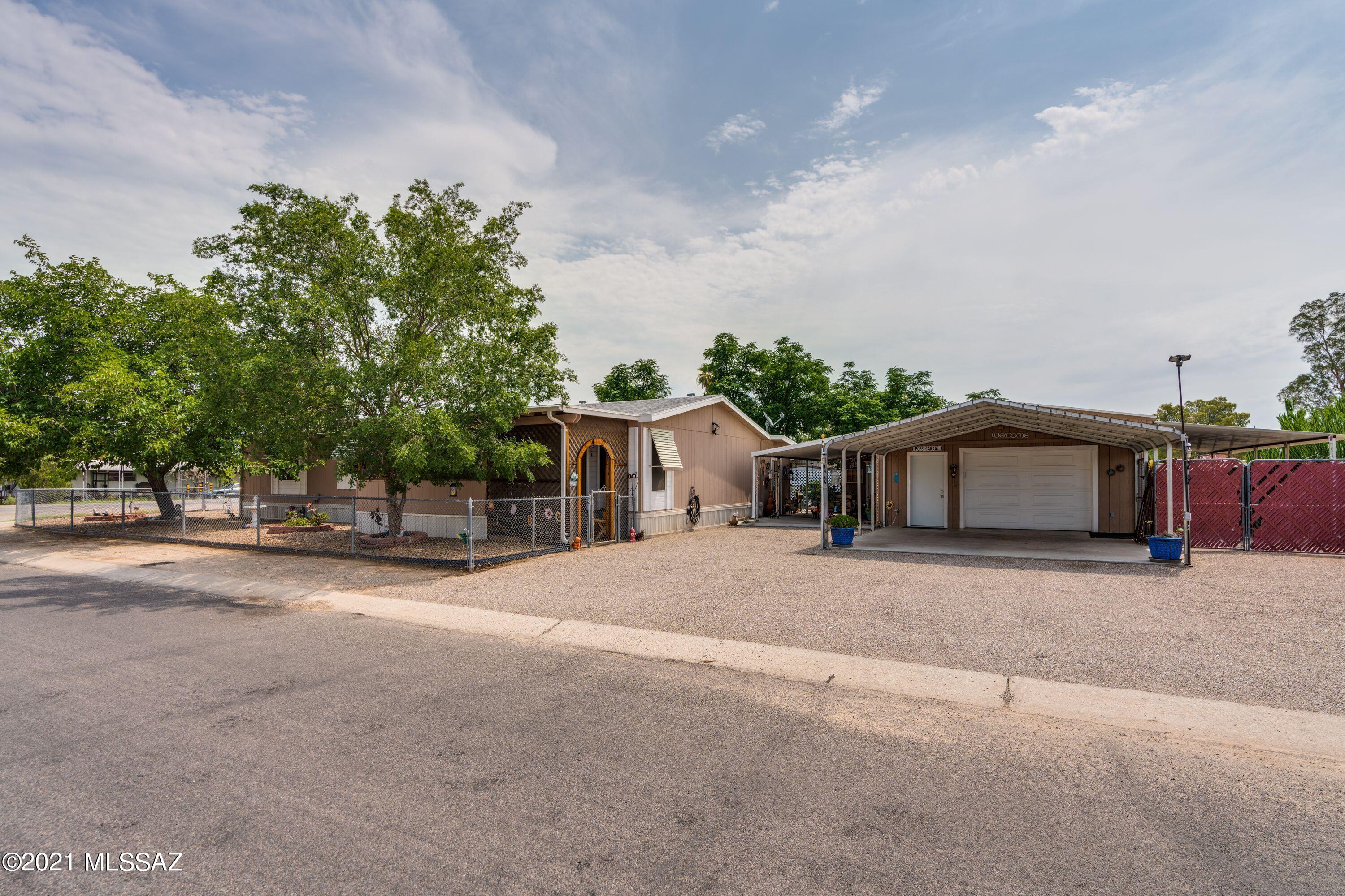 2711 West Curtis Road Tucson, AZ 85705 - Photo 4 of 32 Gallery Image 4