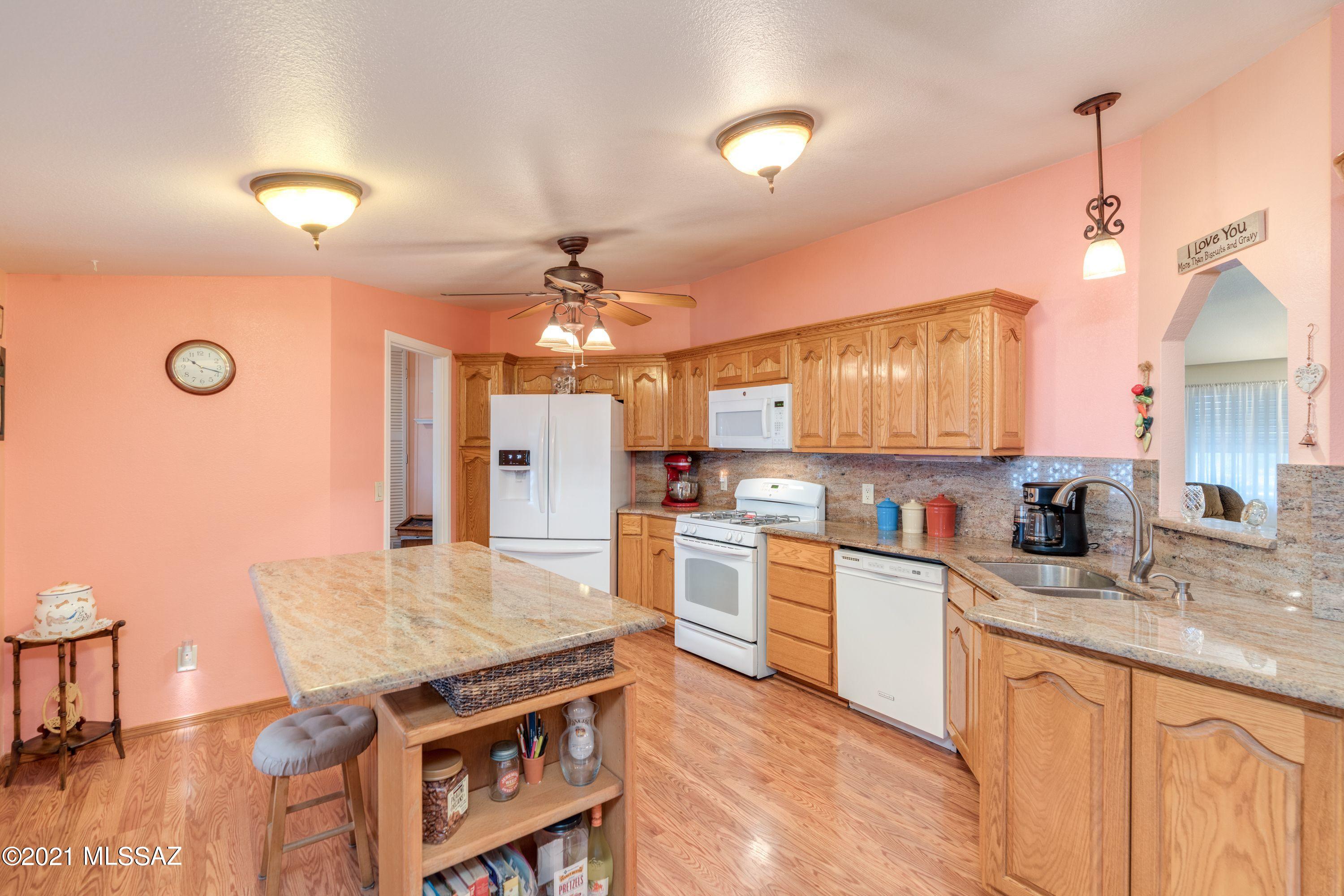 2711 West Curtis Road Tucson, AZ 85705 - Photo 9 of 32 Gallery Image 9