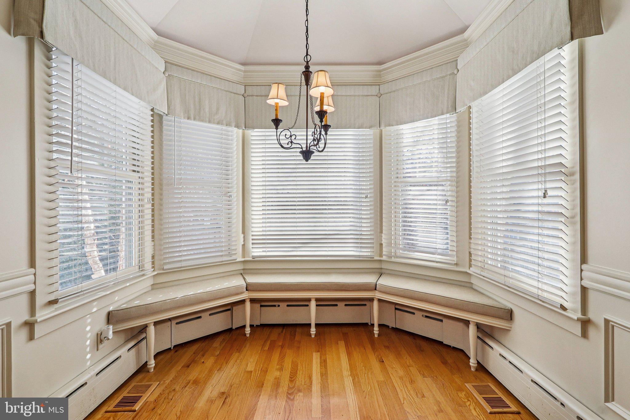 1922 South Arlington Ridge Road Arlington, VA 22202 - Photo 24 of 89 Gallery Image 24