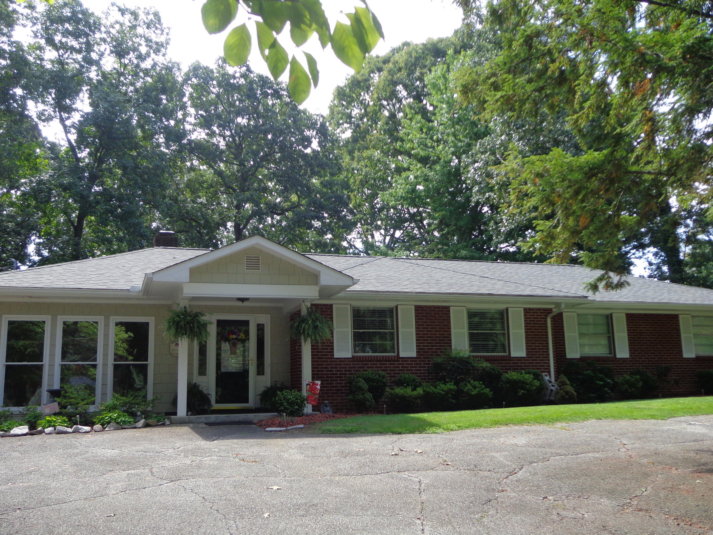 519 West Hunt Road Alcoa, TN 37701 - Photo 1 of 26 519 W Hunt Rd