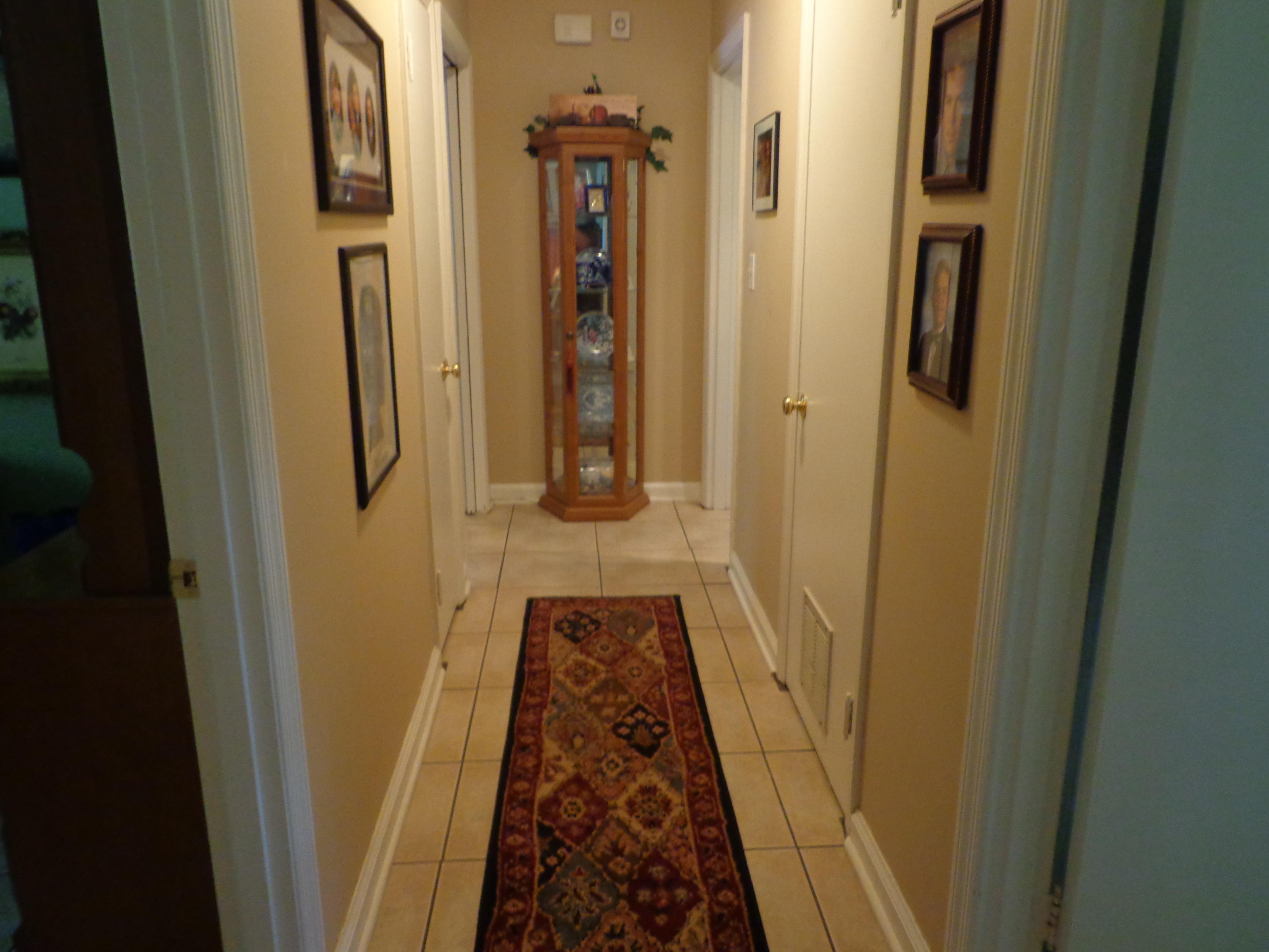 519 West Hunt Road Alcoa, TN 37701 - Photo 13 of 26 Hallway