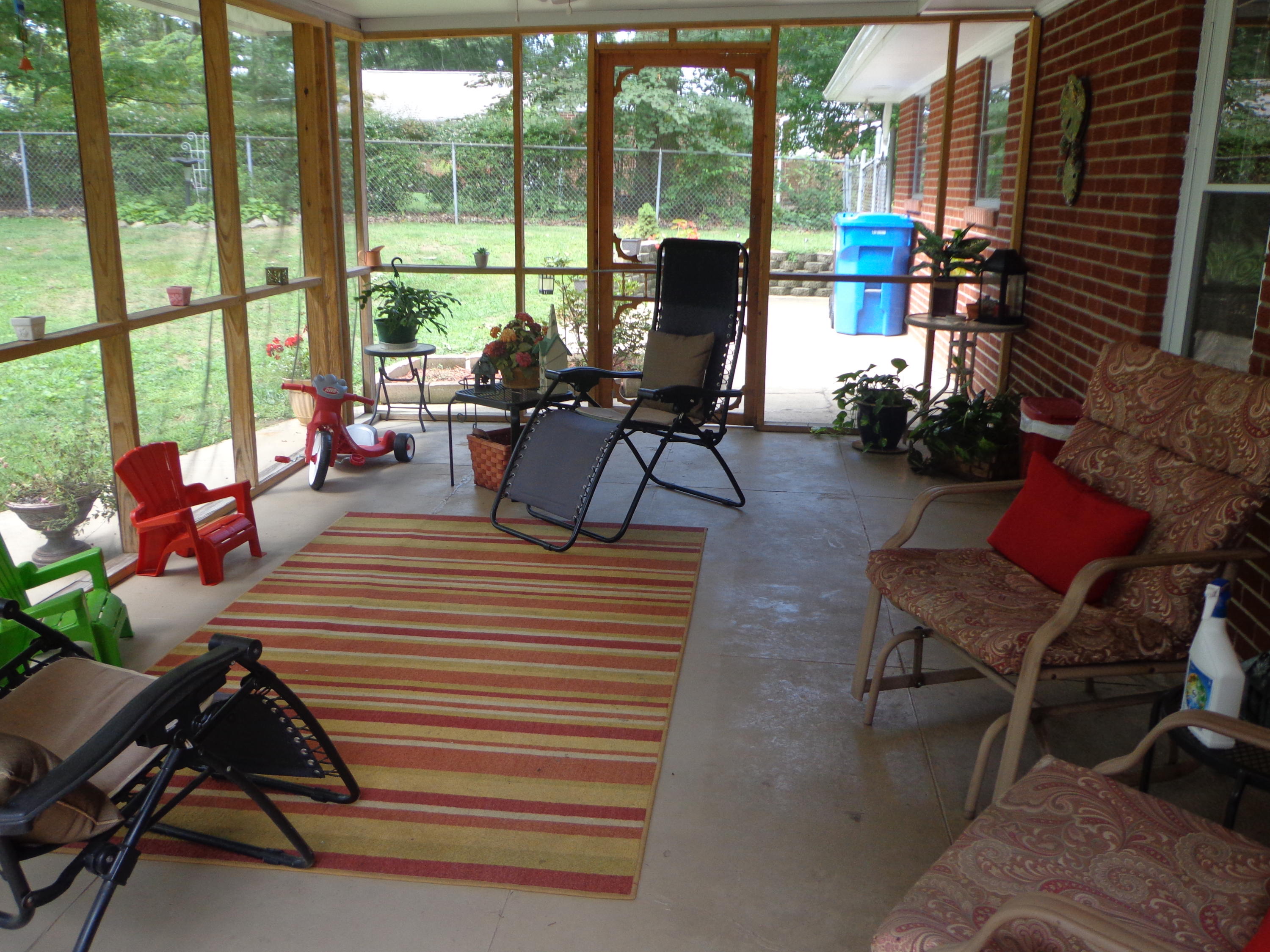519 West Hunt Road Alcoa, TN 37701 - Photo 20 of 26 FANTASTIC sceen porch