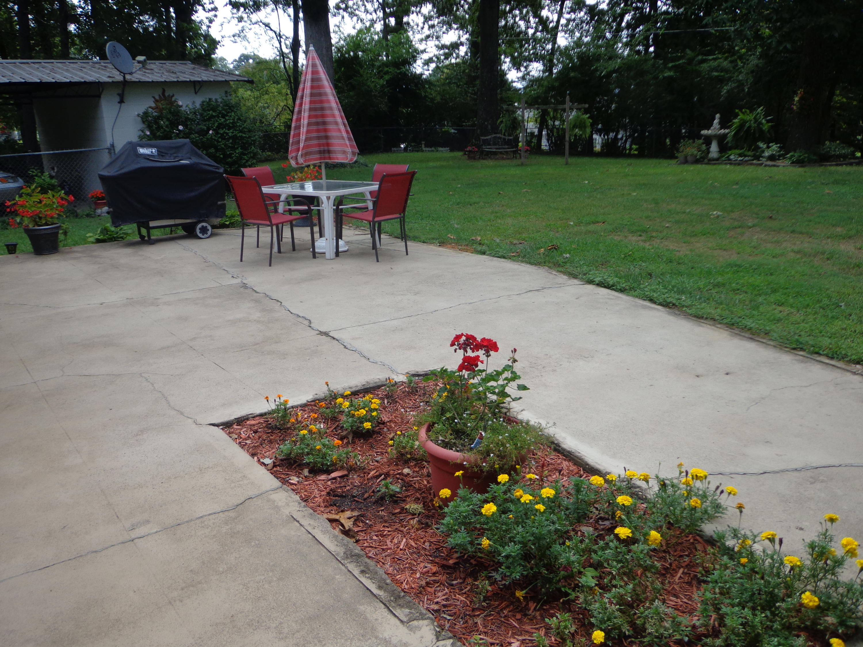 519 West Hunt Road Alcoa, TN 37701 - Photo 21 of 26 large patio for entertaining