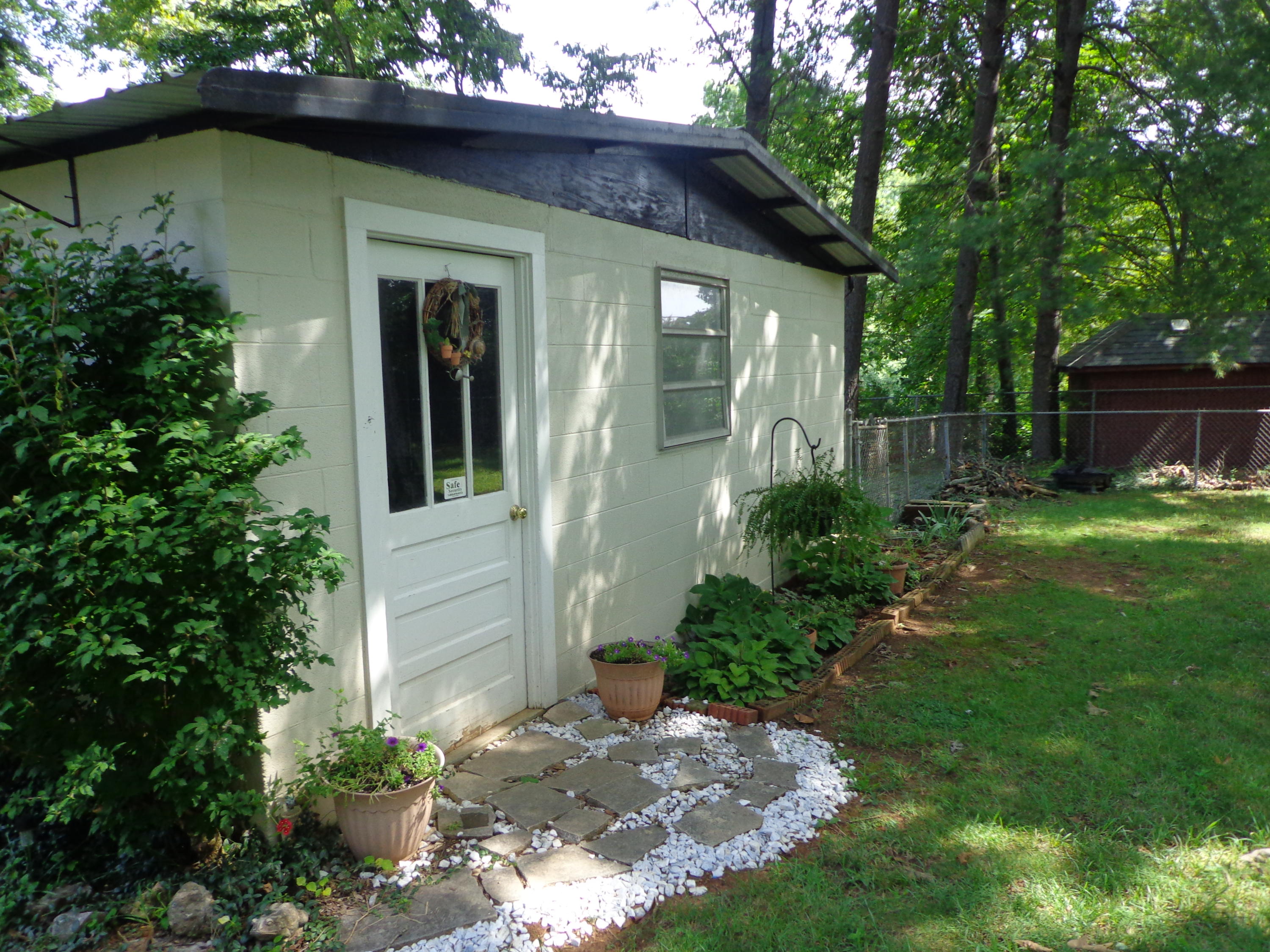 519 West Hunt Road Alcoa, TN 37701 - Photo 25 of 26 Extra storage