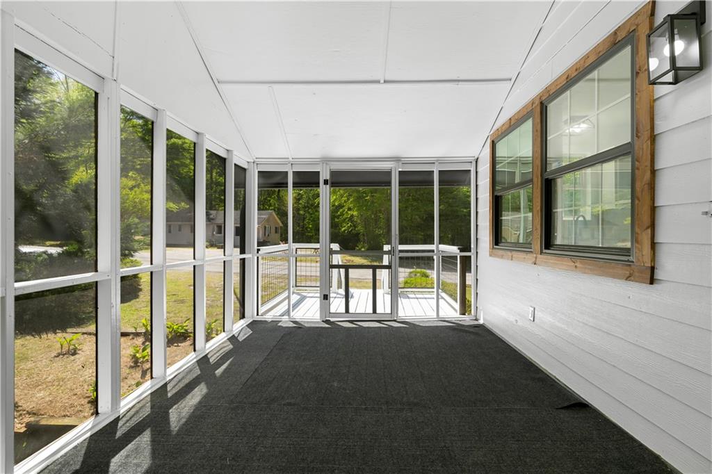 1271 Hayes Street Madison, GA 30650 - Photo 4 of 37