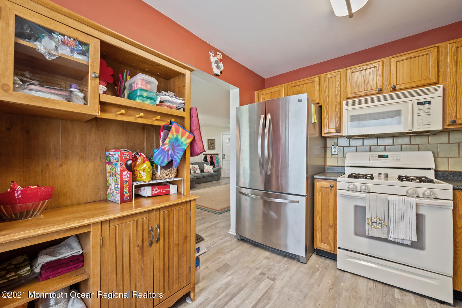 2102 Ridgeview Court, Unit 2102 Parlin, NJ 08859 - Photo 6 of 17 13_12Kitchen_mls