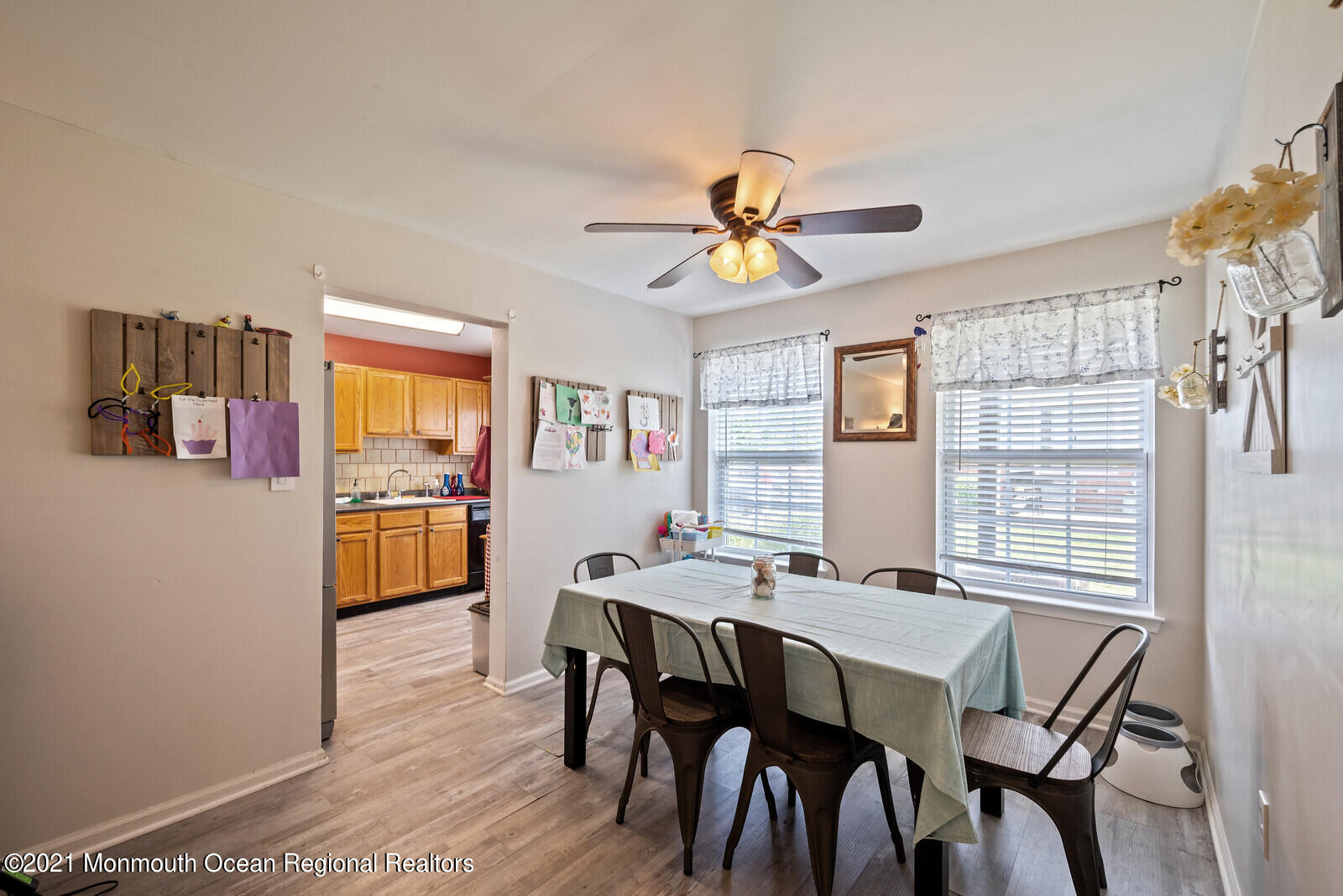 2102 Ridgeview Court, Unit 2102 Parlin, NJ 08859 - Photo 7 of 17 15_14Dining_Room_mls