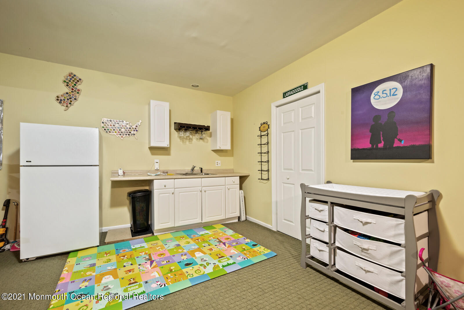 2102 Ridgeview Court, Unit 2102 Parlin, NJ 08859 - Photo 8 of 17 16_15Family_Room_mls