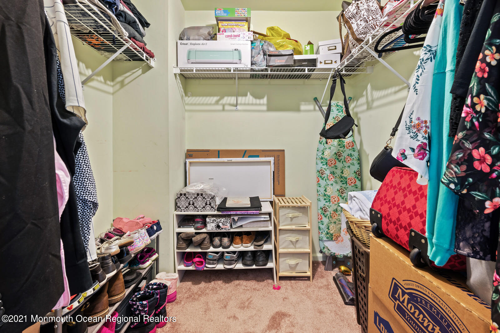 2102 Ridgeview Court, Unit 2102 Parlin, NJ 08859 - Photo 10 of 17 18_17Walk_In_Closet_mls