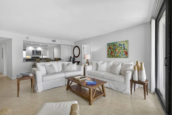 $8,000 | 3000 North Ocean Drive, Riviera Beach, FL 33404