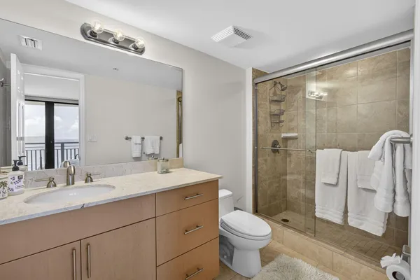 $8,000 | 3000 North Ocean Drive, Riviera Beach, FL 33404