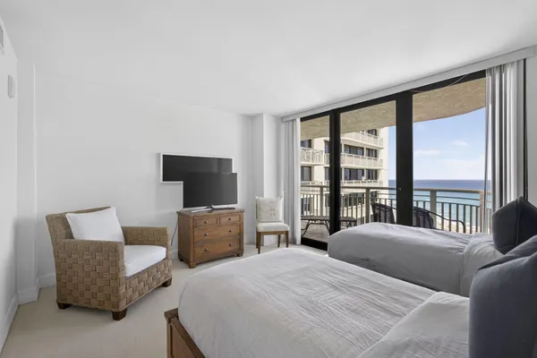$8,000 | 3000 North Ocean Drive, Riviera Beach, FL 33404