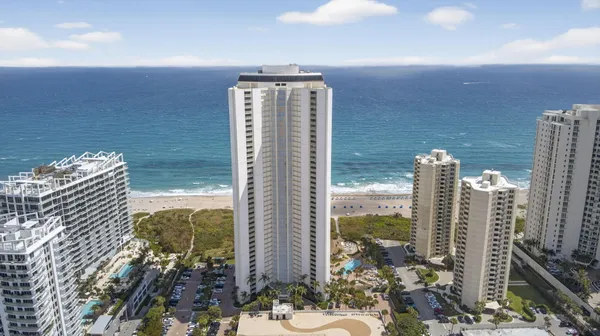 $8,000 | 3000 North Ocean Drive, Riviera Beach, FL 33404