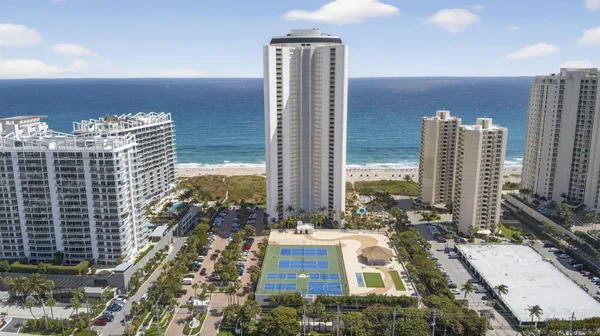 $8,000 | 3000 North Ocean Drive, Riviera Beach, FL 33404