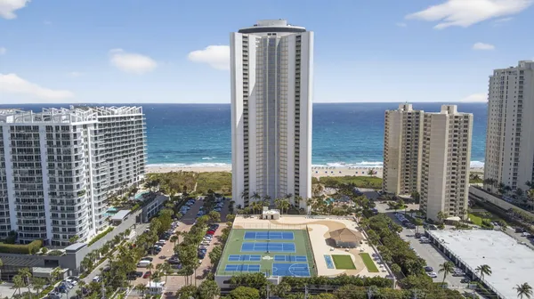 $8,000 | 3000 North Ocean Drive, Riviera Beach, FL 33404