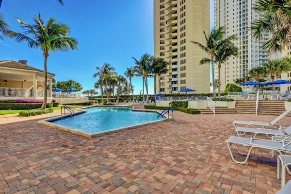 $8,000 | 3000 North Ocean Drive, Riviera Beach, FL 33404