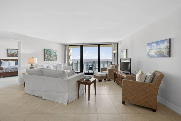 $8,000 | 3000 North Ocean Drive, Riviera Beach, FL 33404