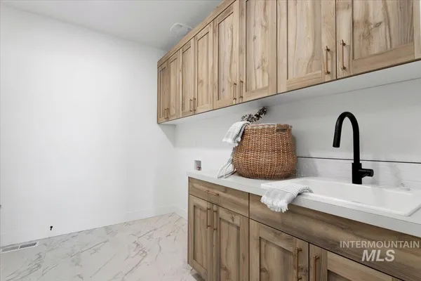$999,995 | 7125 East Osprey Ests Drive, Nampa, ID 83686
