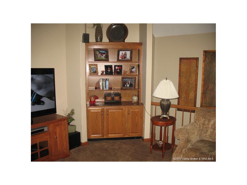 6102 Randa Lee Court Georgetown, IN 47122 - Photo 9 of 29