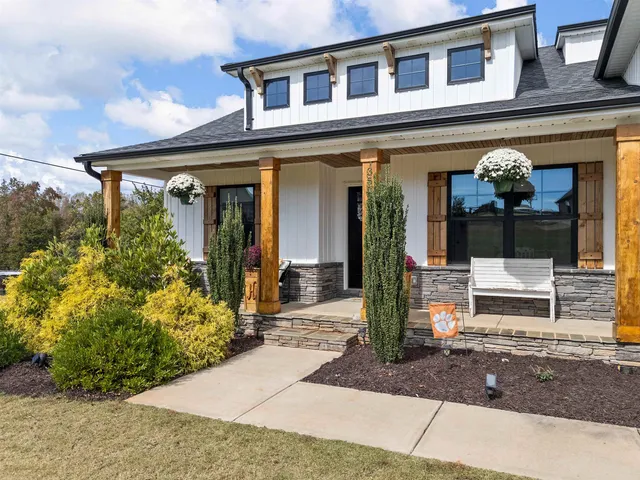 $474,900 | 358 Ben Johnson Road, Inman, SC 29349