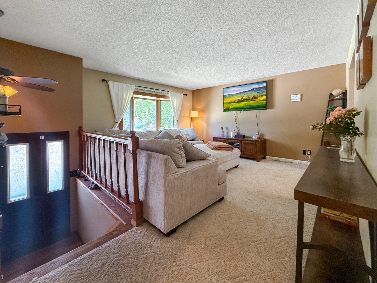 3288 Knox Drive Freeport, IL 61032 - Photo 3 of 41 a living room with furniture and a flat screen tv