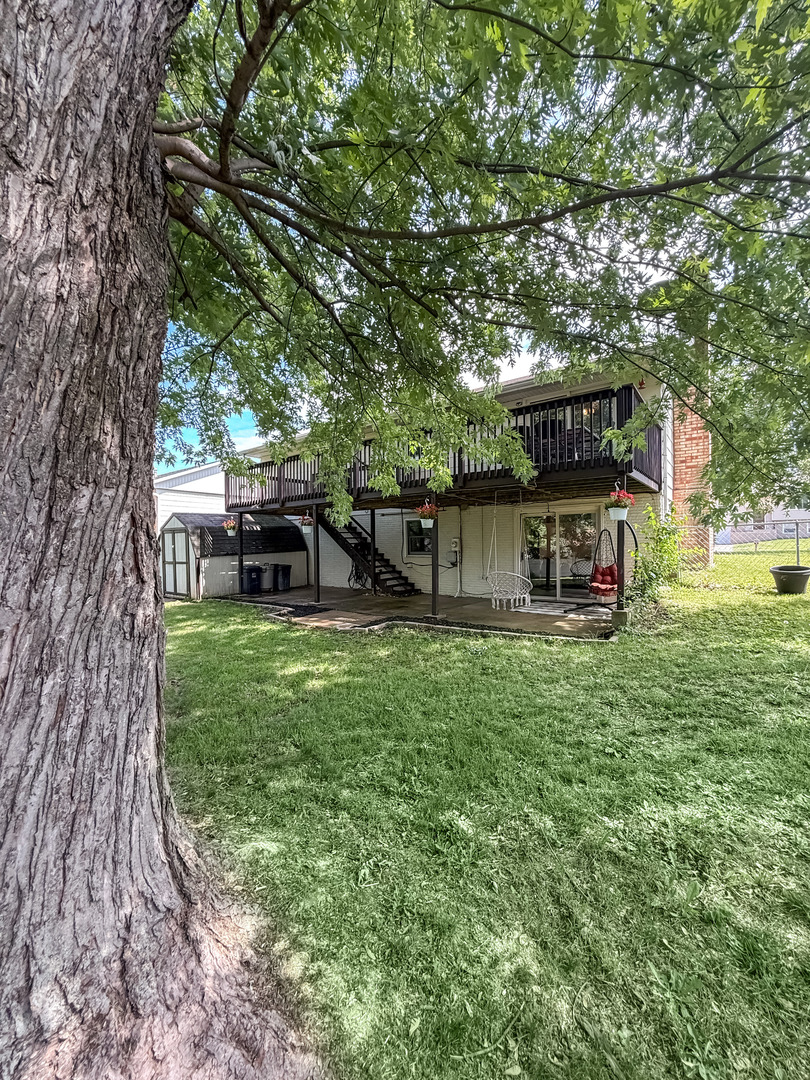 3288 Knox Drive Freeport, IL 61032 - Photo 40 of 41 a view of outdoor space with deck and backyard