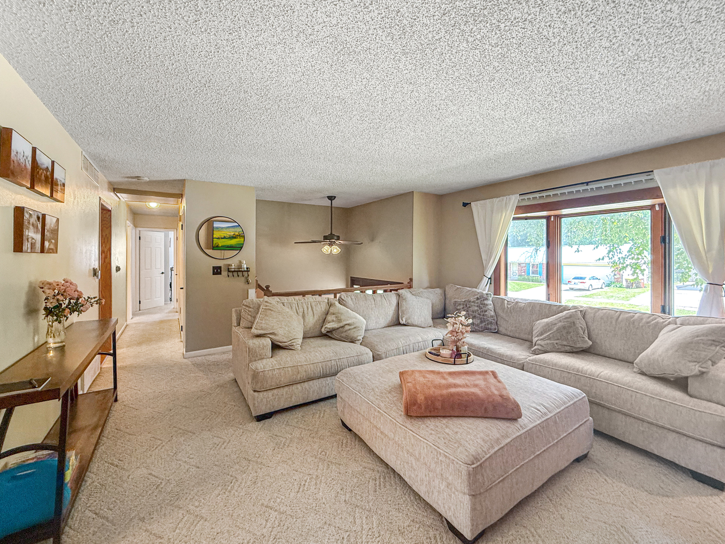 3288 Knox Drive Freeport, IL 61032 - Photo 6 of 41 a living room with furniture and a couch