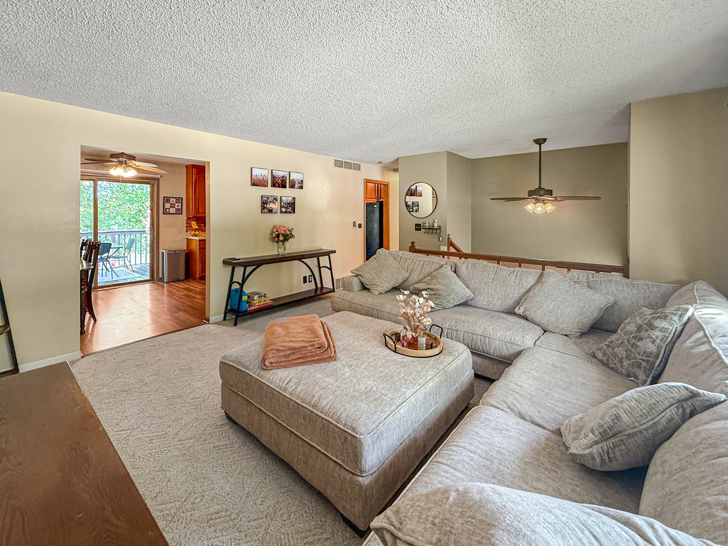 3288 Knox Drive Freeport, IL 61032 - Photo 7 of 41 a living room with furniture and wooden floor