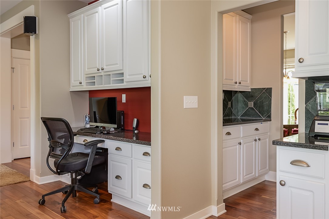 21812 39th Drive Southeast Bothell, WA 98021 - Photo 7 of 24