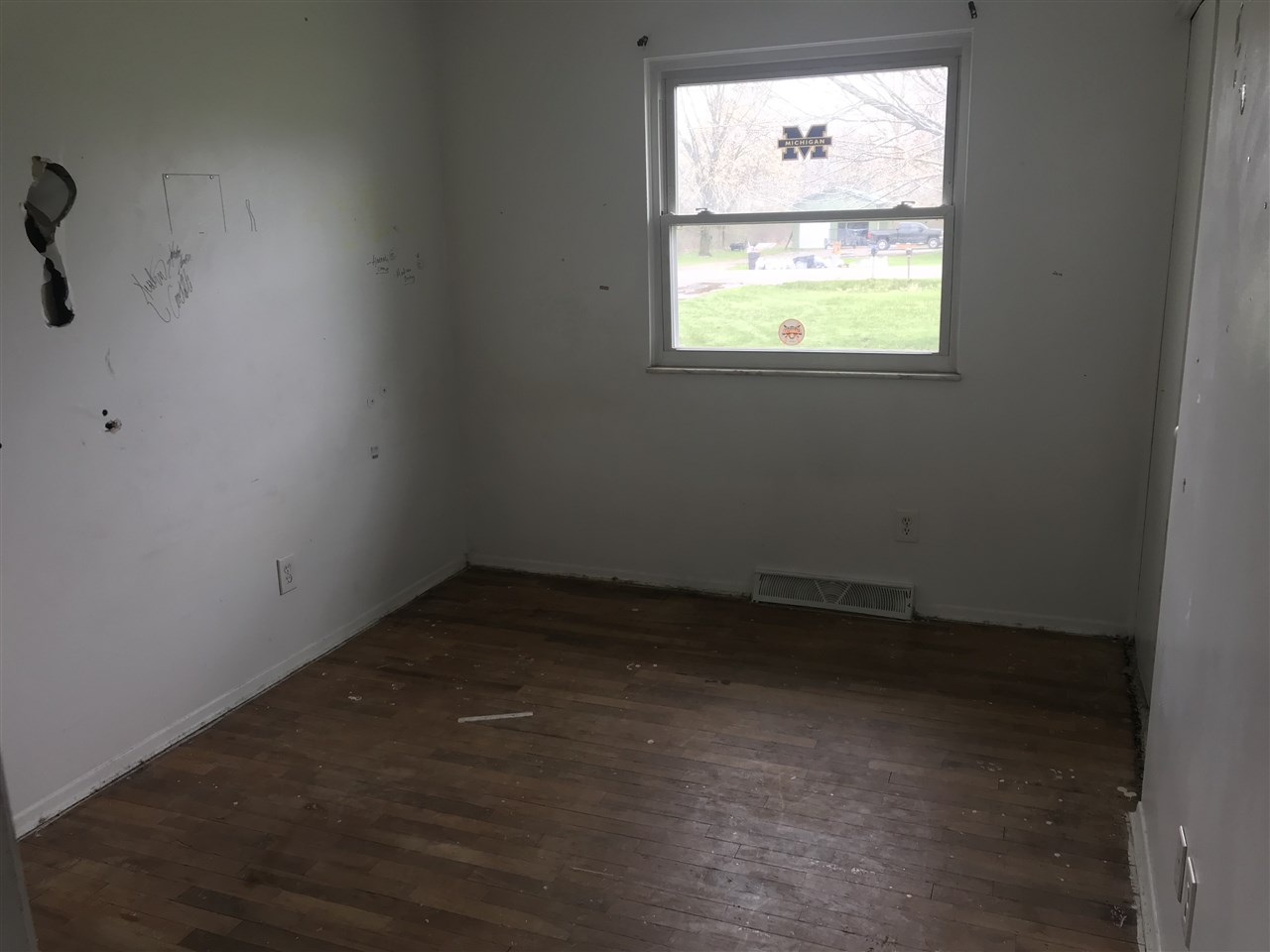 3287 Field Road Clio, MI 48420 - Photo 25 of 45 31380346-26.JPG