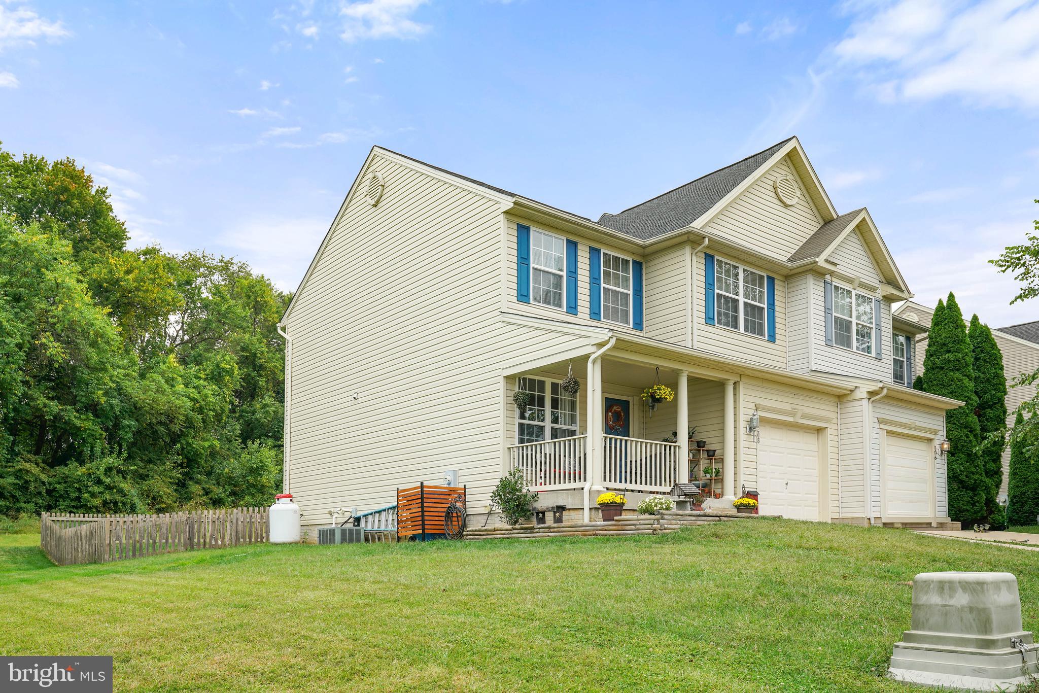 Welcome Home to this EOG townhome in Maple Heights