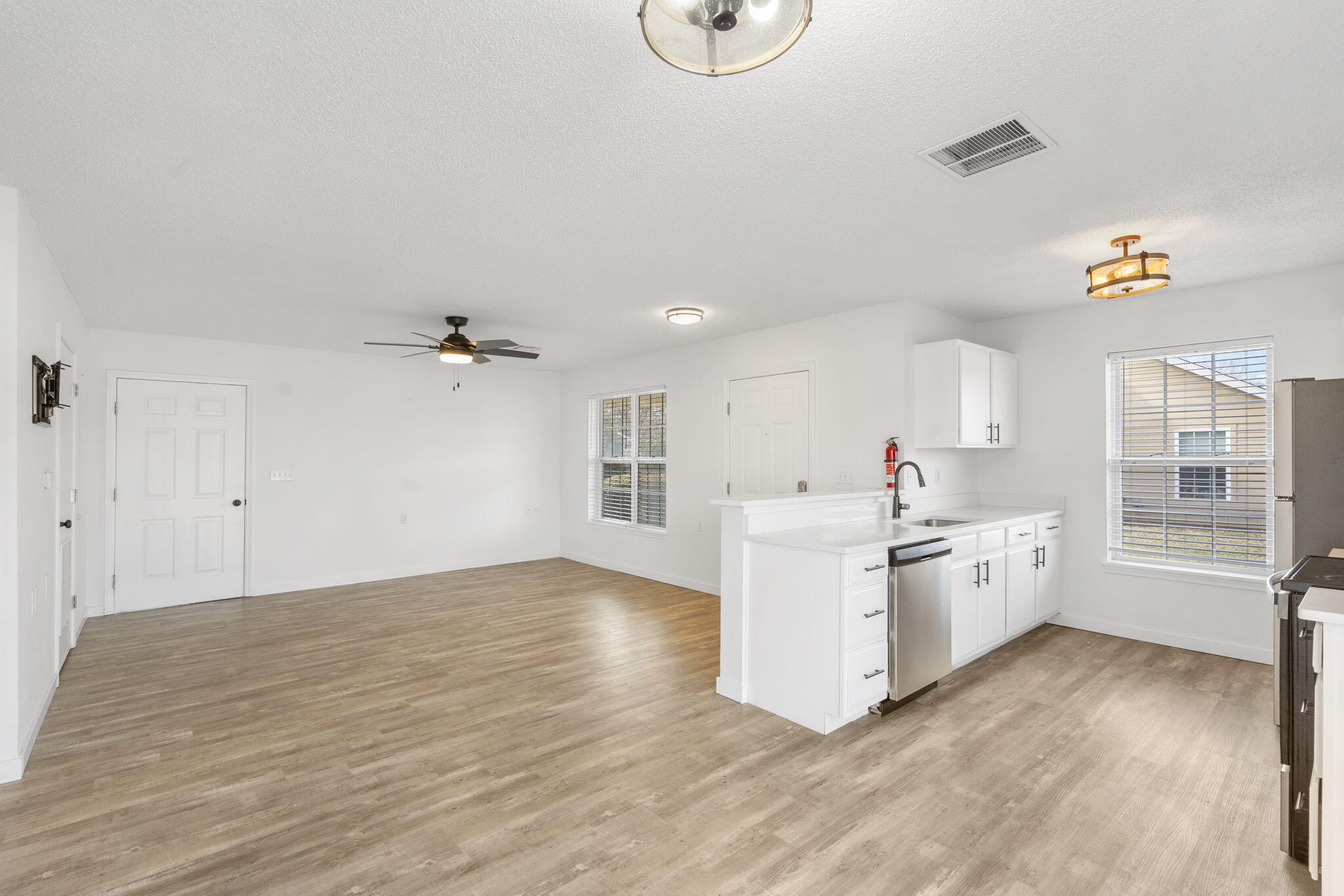 640 East Sunset Street Springfield, MO 65807 - Photo 9 of 25 9-web-or-mls-DSC07202
