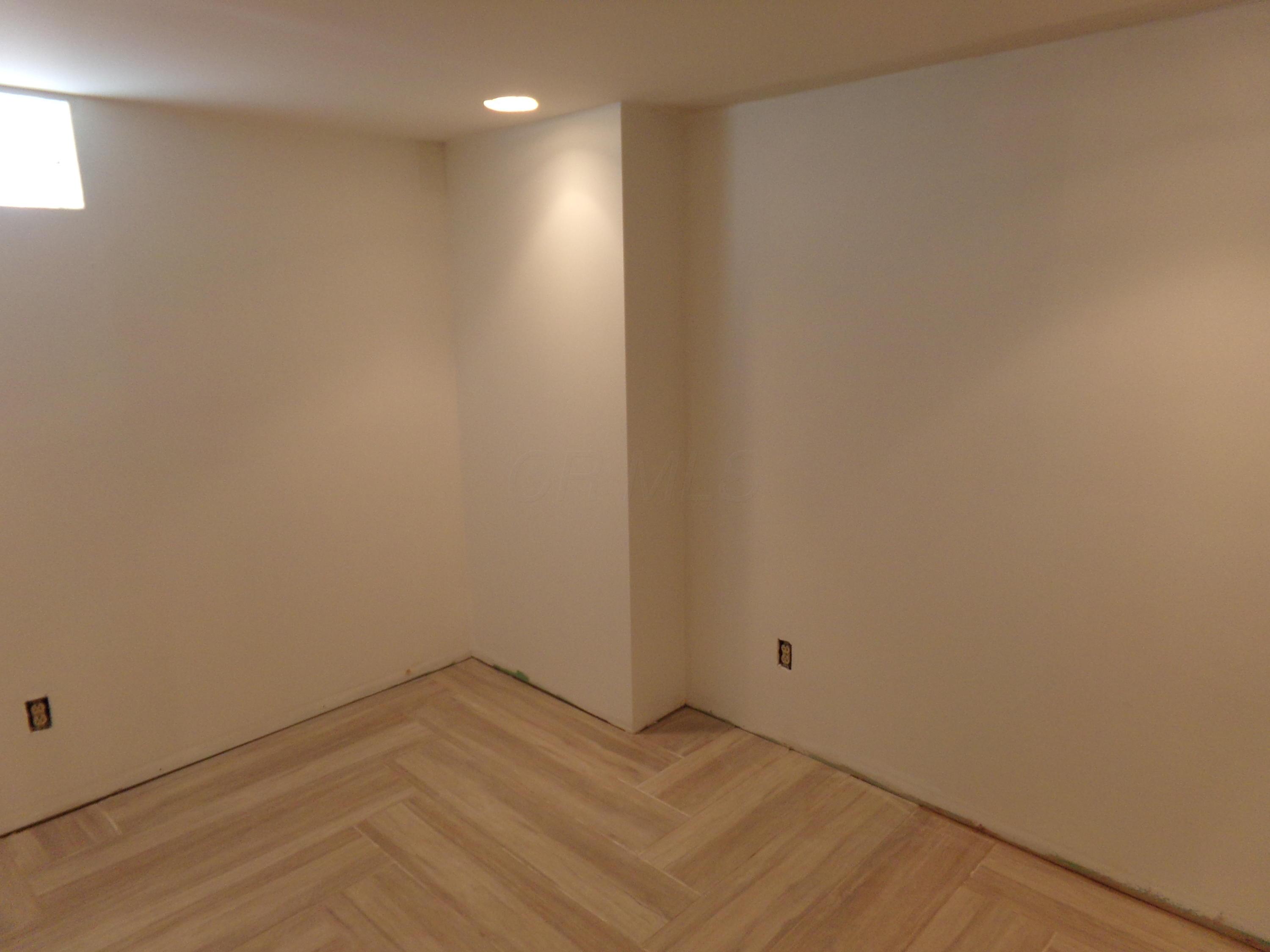 3424 Oakcrest Road Columbus, OH 43232 - Photo 9 of 25 Gallery Image 9
