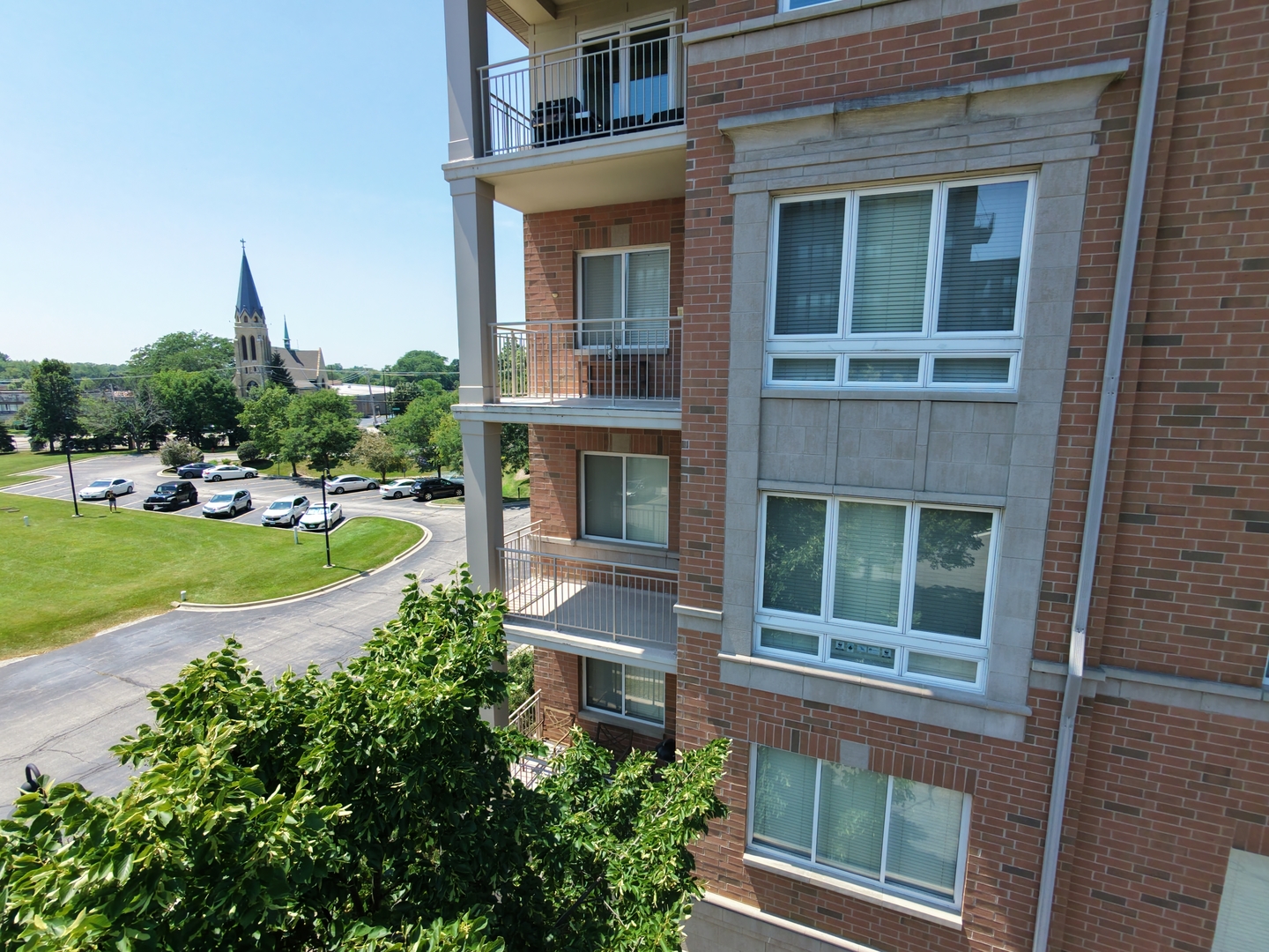 125 North Buffalo Grove Road, Unit 213 Buffalo Grove, IL 60089 - Photo 2 of 27