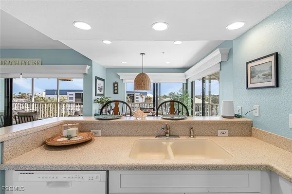 $475,000 | 16641 Stringfellow Road, Unit 506, Bokeelia, FL 33922