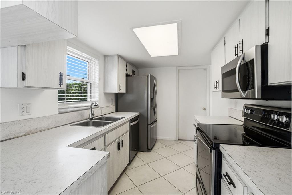 178 Bermuda Road Marco Island, FL 34145 - Photo 6 of 44