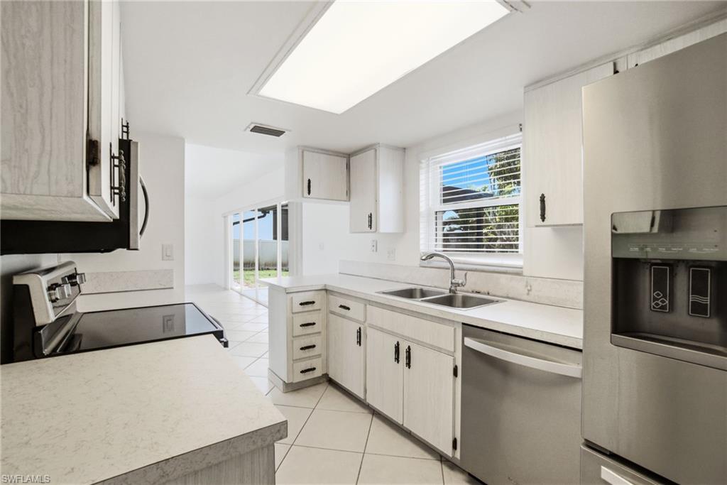 178 Bermuda Road Marco Island, FL 34145 - Photo 7 of 44