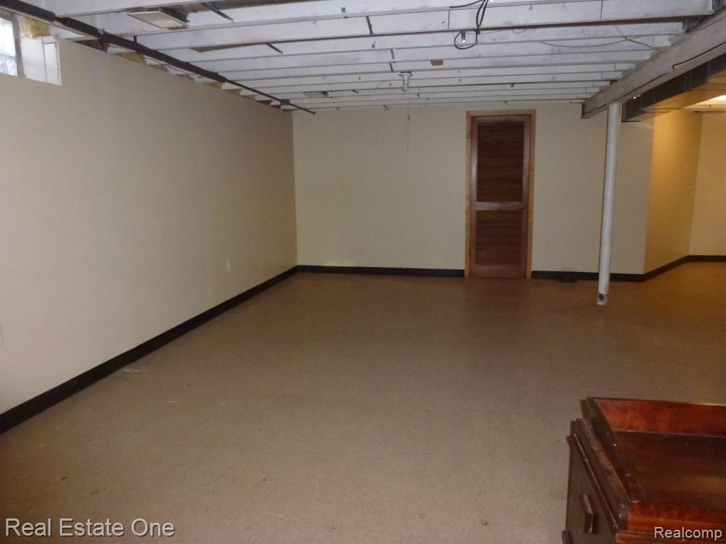 970 Bloomer Road Rochester, MI 48307 - Photo 28 of 30 019.jpg
