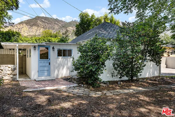 $6,500 | 2091 North Roosevelt Avenue, Altadena, CA 91001