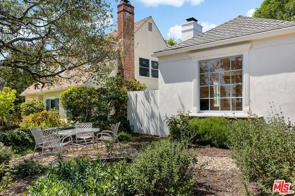 $6,500 | 2091 North Roosevelt Avenue, Altadena, CA 91001