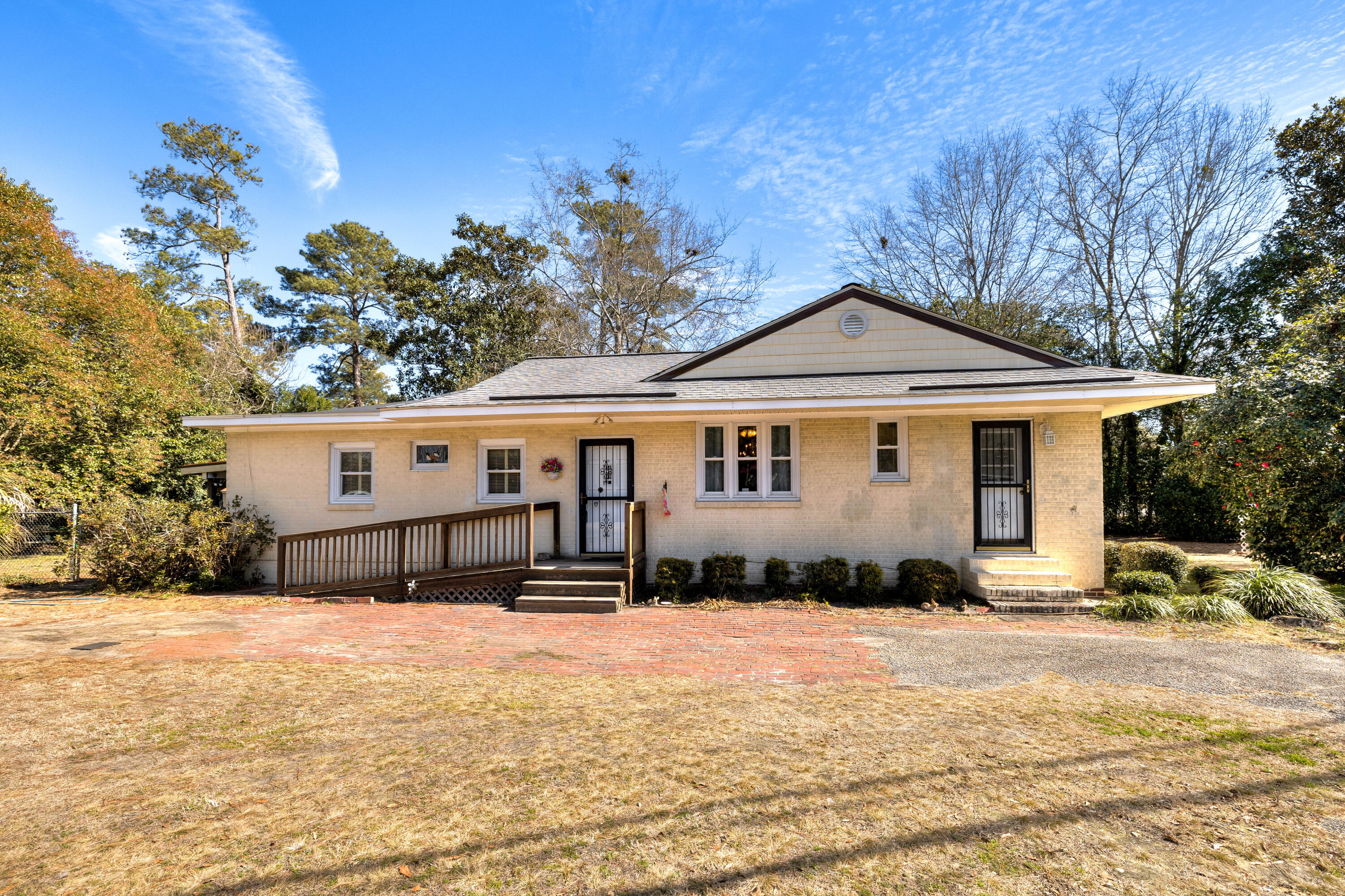 543 West Calhoun Street Sumter, SC 29150 - Photo 2 of 41 Welcome home to 543 West Calhoun street. Minutes to schools, shopping or downtown.