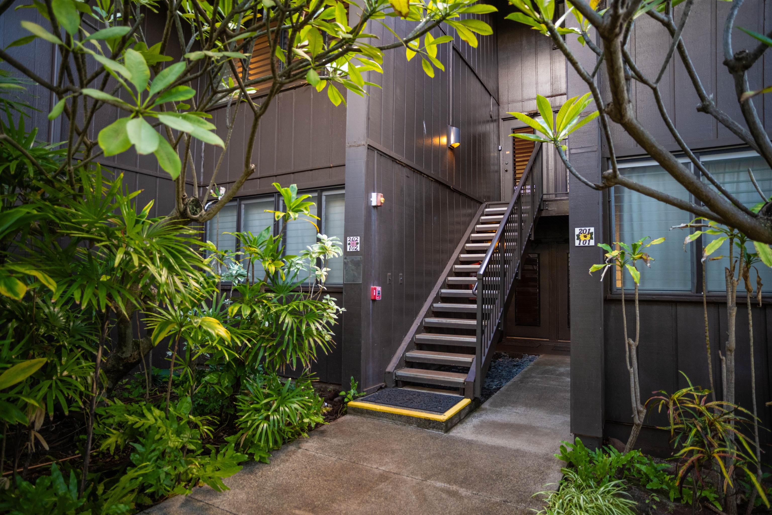 4057 Lower Honoapiilani Road, Unit 202 Lahaina, HI 96761 - Photo 16 of 25