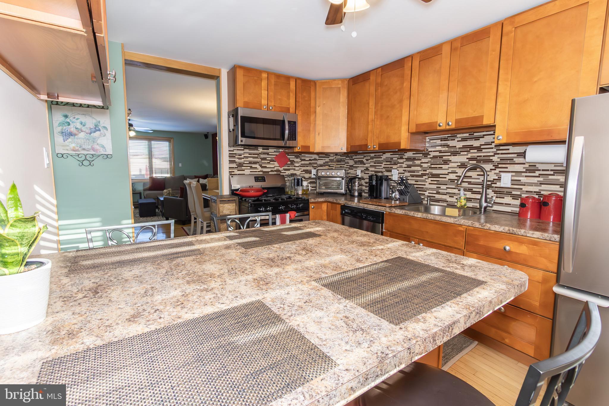 3349 Morning Glory Road Philadelphia, PA 19154 - Photo 5 of 22 Eat in Kitchen