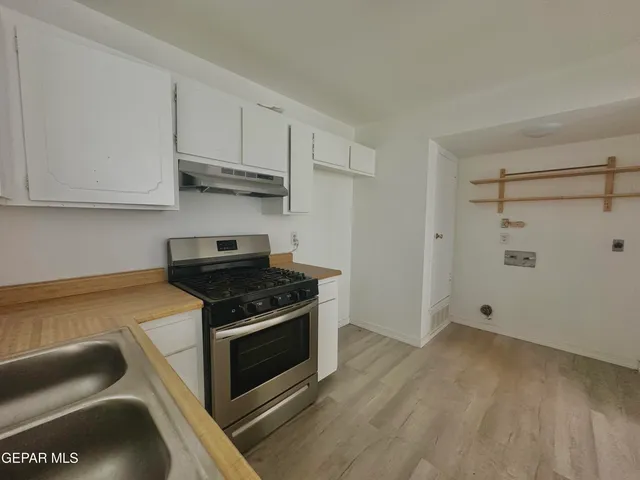 $380,000 | 421 Panahi Road, Socorro, TX 79927