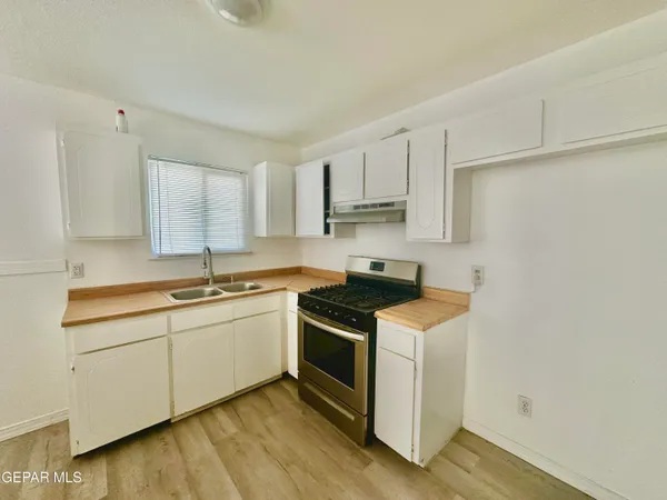 $380,000 | 421 Panahi Road, Socorro, TX 79927