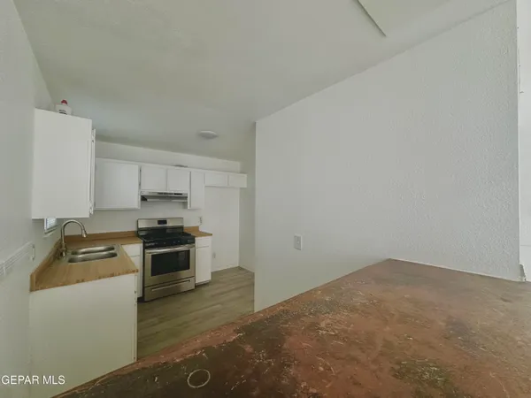 $380,000 | 421 Panahi Road, Socorro, TX 79927